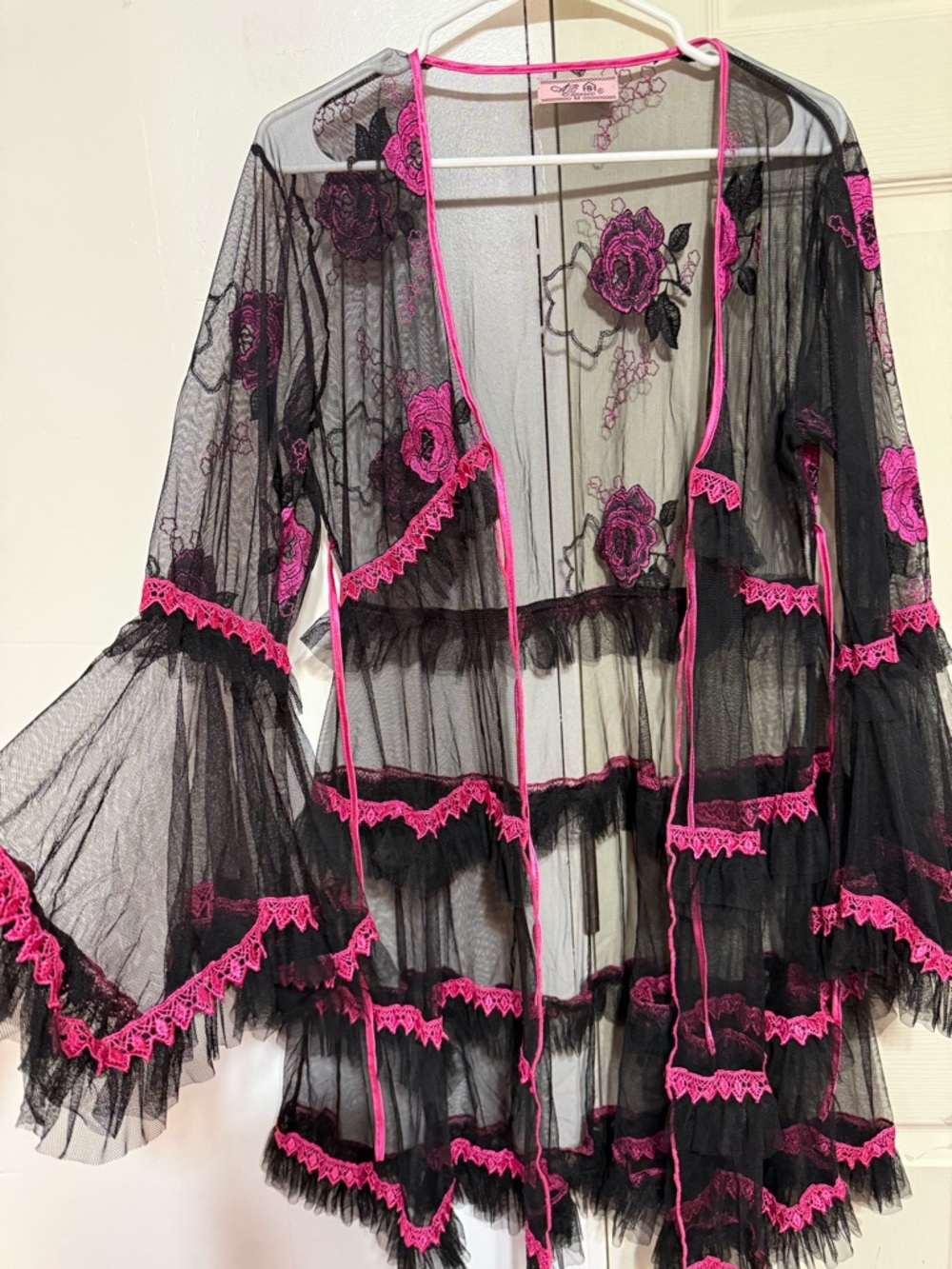 Women’s Hot Pink & Black Lace nightgown - Picture 5 of 7
